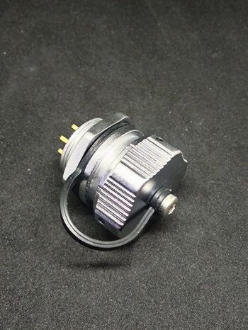 WY20J7ZM IP67 Metal Bayonet Panel Tipi Konnektör