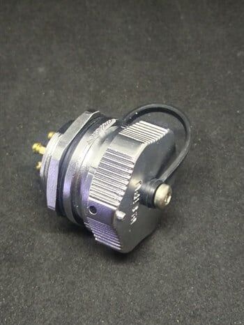 WY24J4ZM IP67 Metal Bayonet Panel Tipi Konnektör